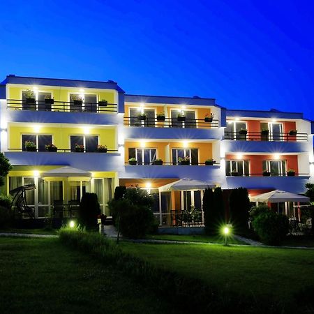 Stayinn Rainbow Houses Beachfront By Asteri Hotels Pantai Sunny Luaran gambar