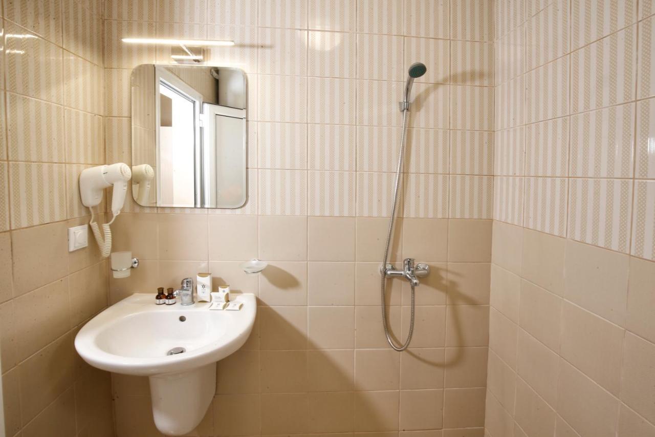 Stayinn Rainbow Houses Beachfront By Asteri Hotels Pantai Sunny Luaran gambar