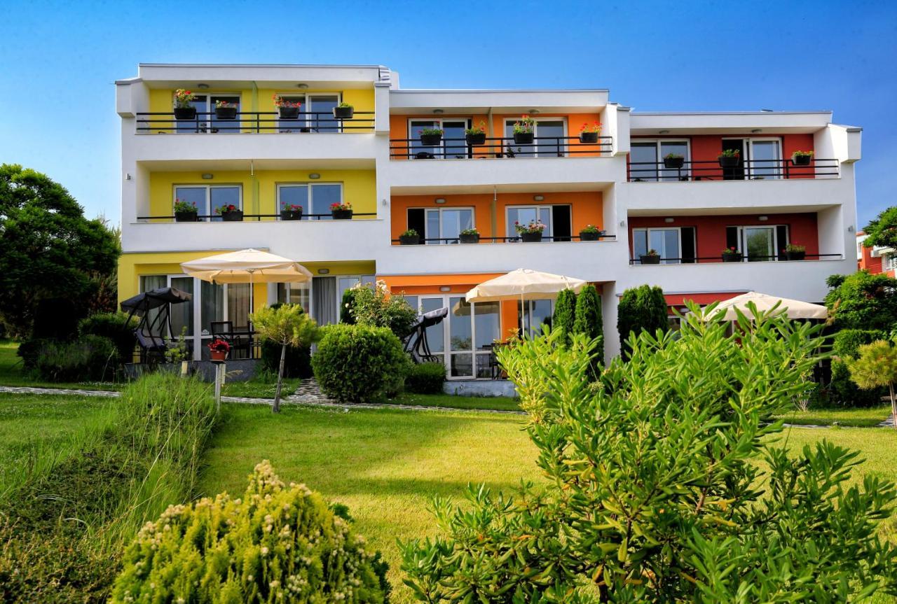 Stayinn Rainbow Houses Beachfront By Asteri Hotels Pantai Sunny Luaran gambar