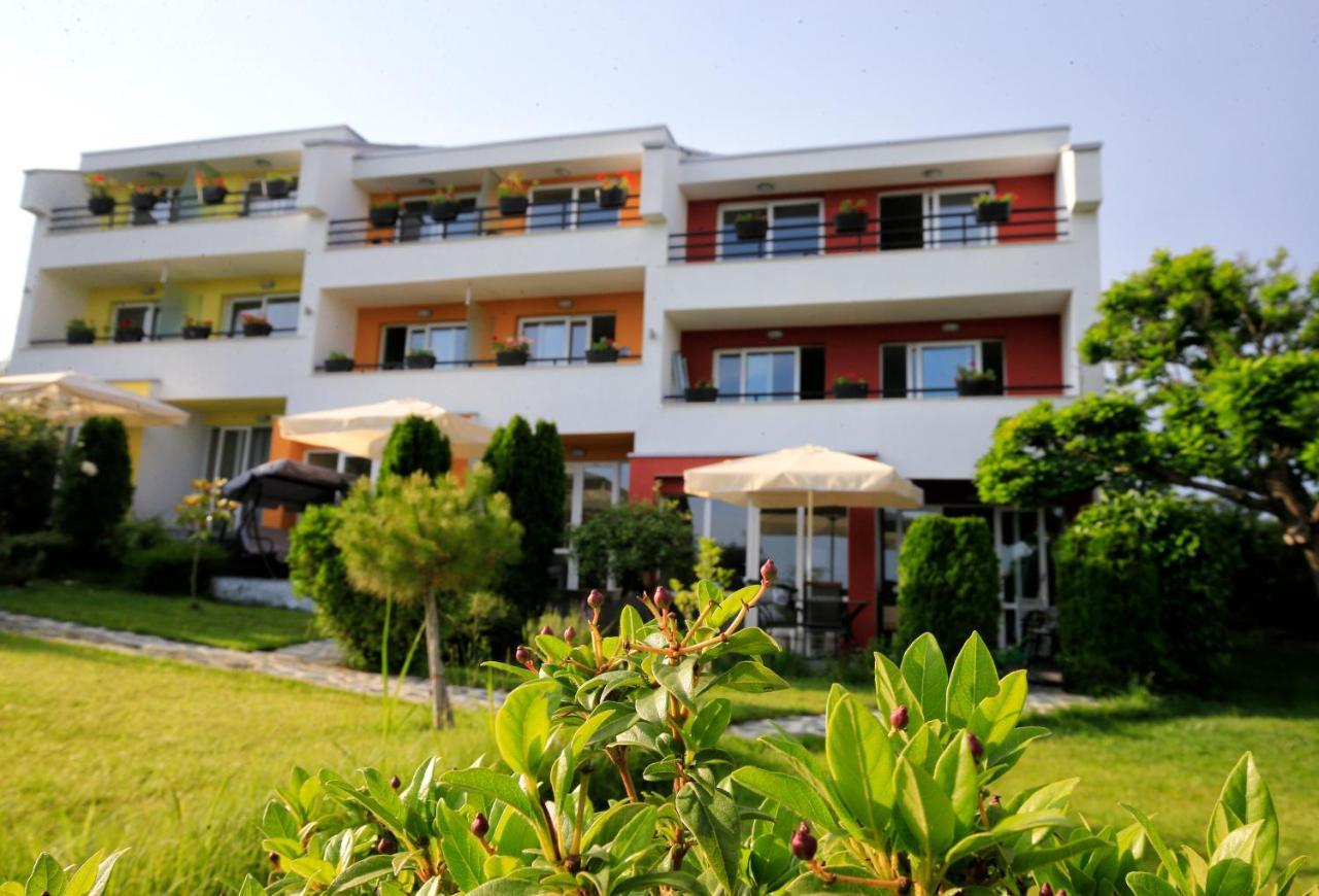 Stayinn Rainbow Houses Beachfront By Asteri Hotels Pantai Sunny Luaran gambar