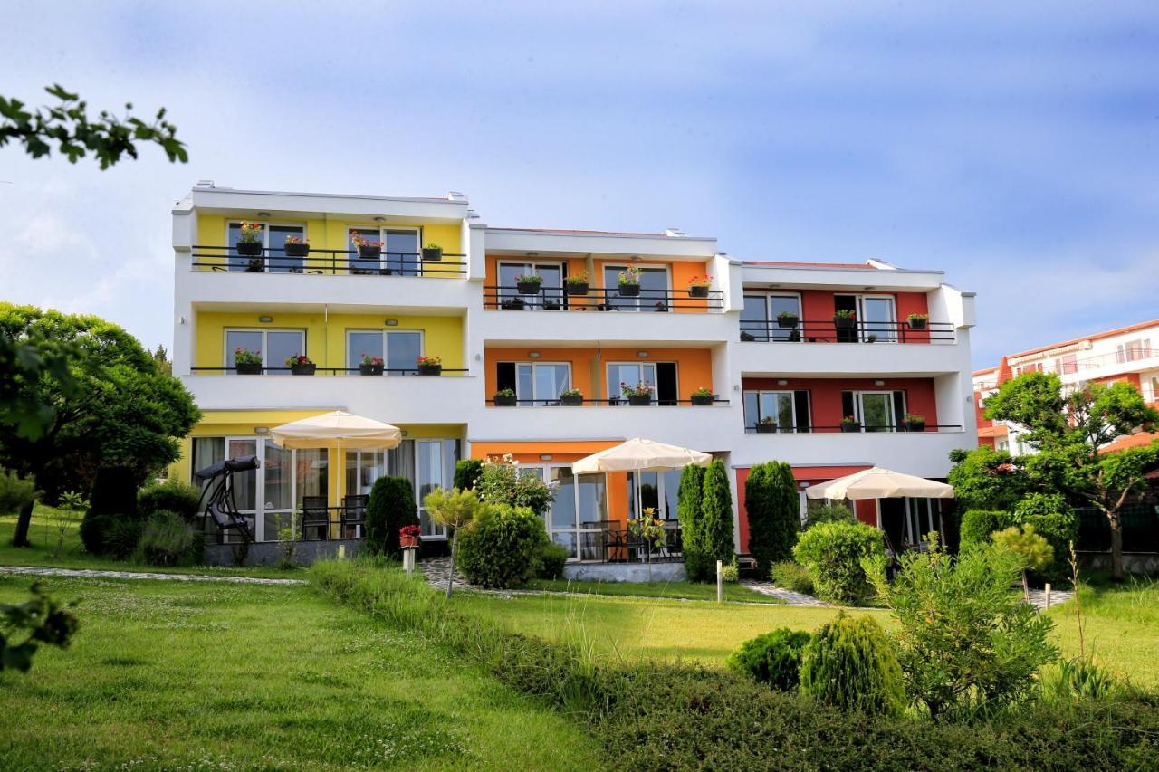 Stayinn Rainbow Houses Beachfront By Asteri Hotels Pantai Sunny Luaran gambar